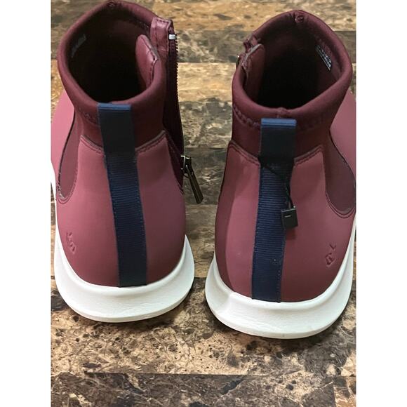 Spenco Women's Paddock Ankle Boot in burgundy neoprene - Picture 3 of 8